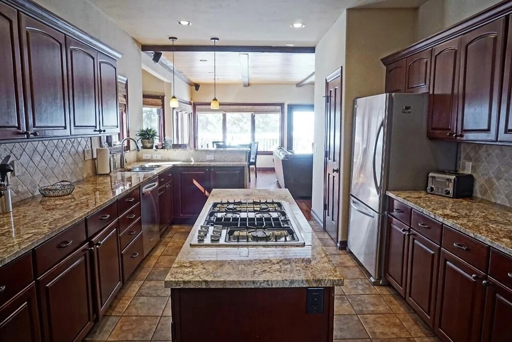 2095 Vermont Rd W Plus - 6 Br Home