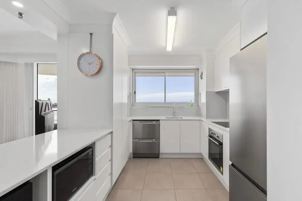 Burleigh Headland 2 Bedroom Stay, just a stones throw from the beach!