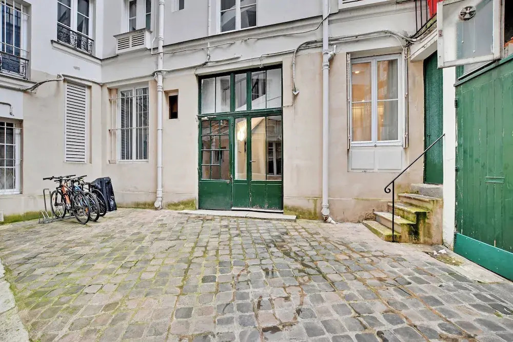 Authentic Apartment - 3br/6p - Moulin Rouge