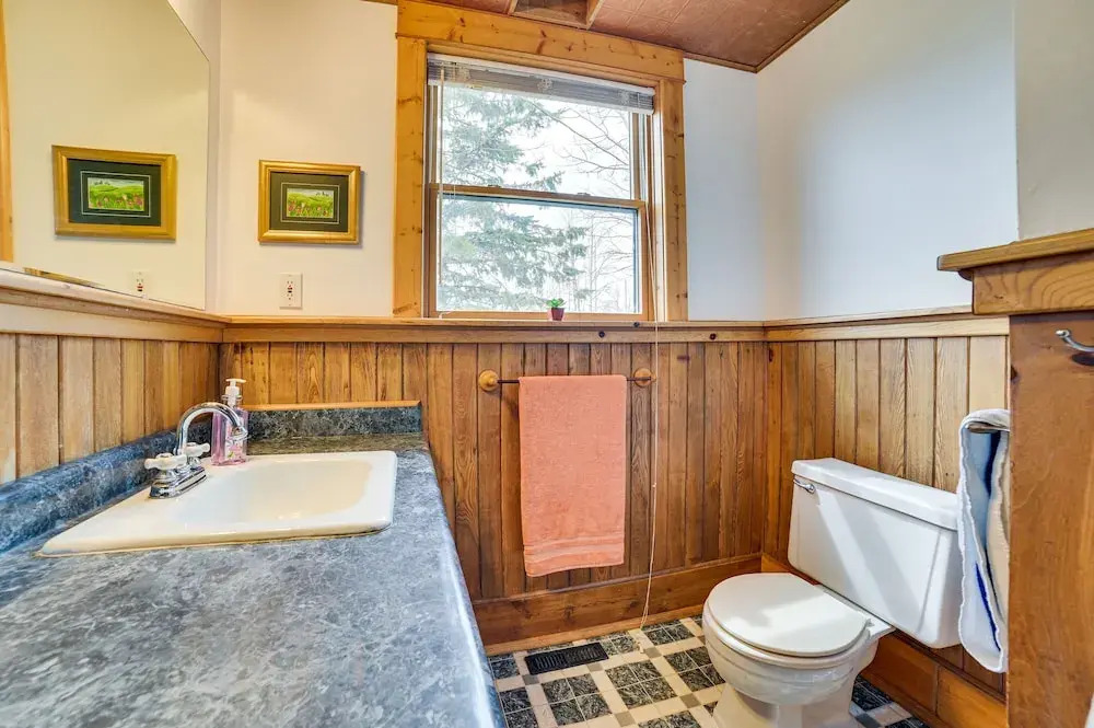 Snowmobiling Hub! Mackinaw City Home 3 Mi to Beach