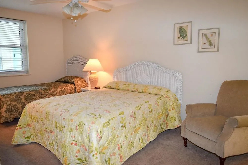 Blue Water Keyes 706 - 3 Br Condo