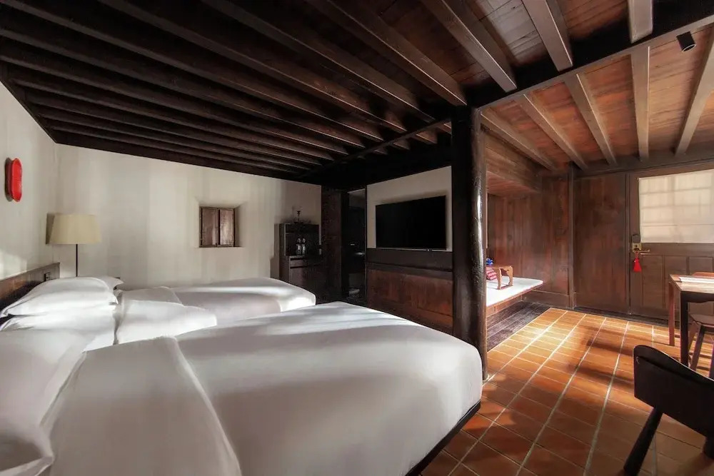 Lijiang Old Town Lanshe Hotel
