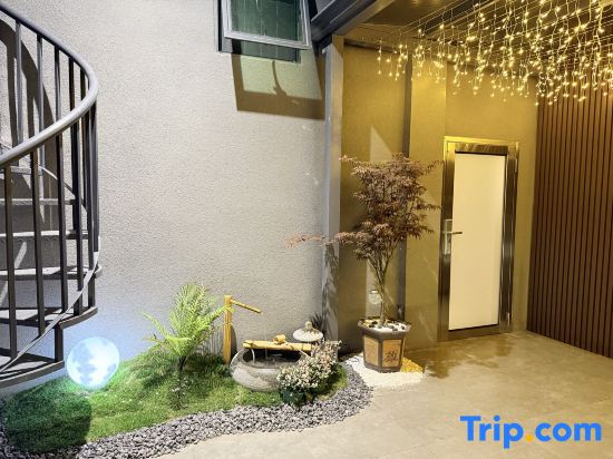 Guangzhou Xianle Select Hotel (Baiyun Avenue Beiyongtai Metro Station)