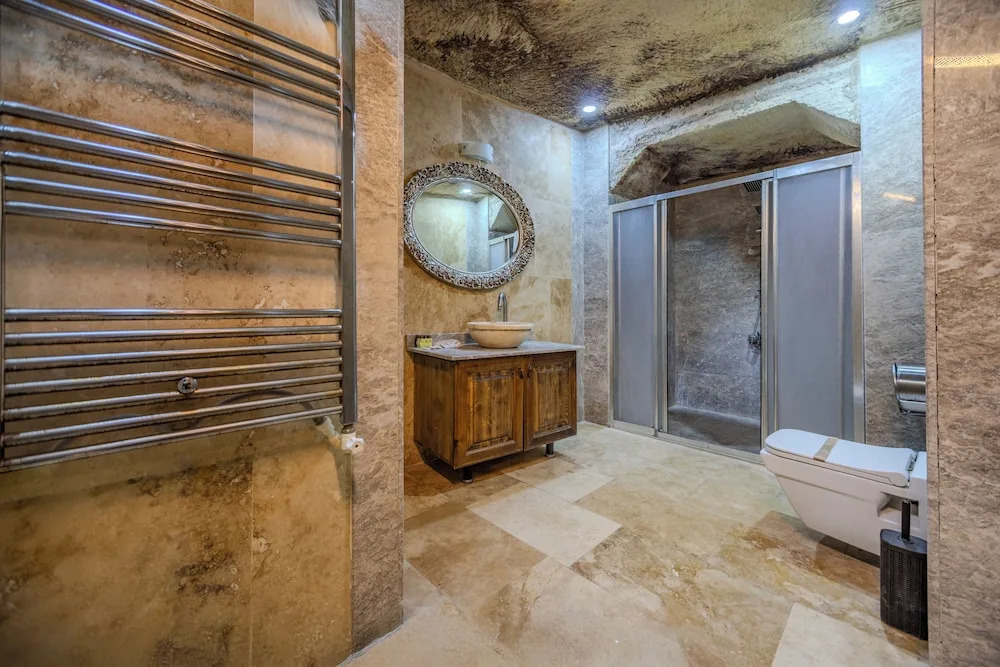 Kayatas Cave Suites