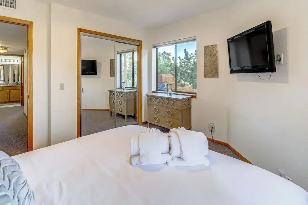 2 Mi to Uptown Sedona: Home w/ Hot Tub & Fire Pit!