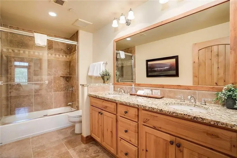 5305 Emerald Lodge, Trappeur's Crossing Apartment 4