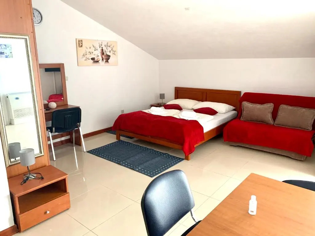 Apartments Toni 2000