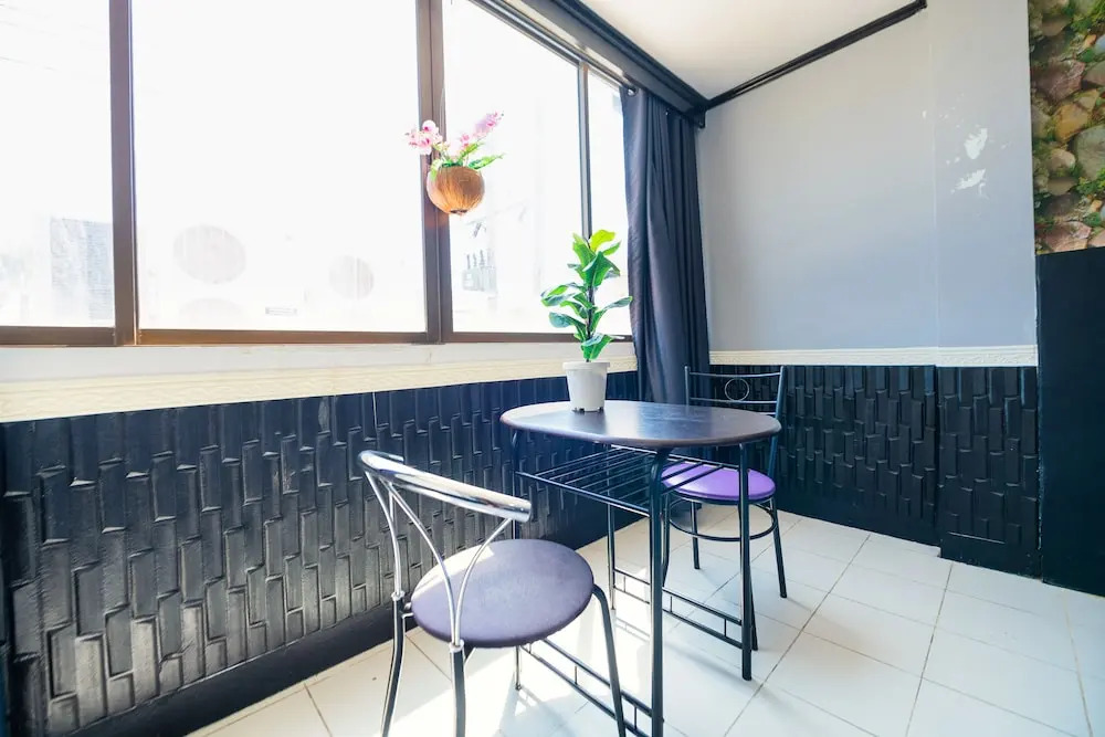 Happy Jomtien - Direct Beach Access, Sea View & Central Location