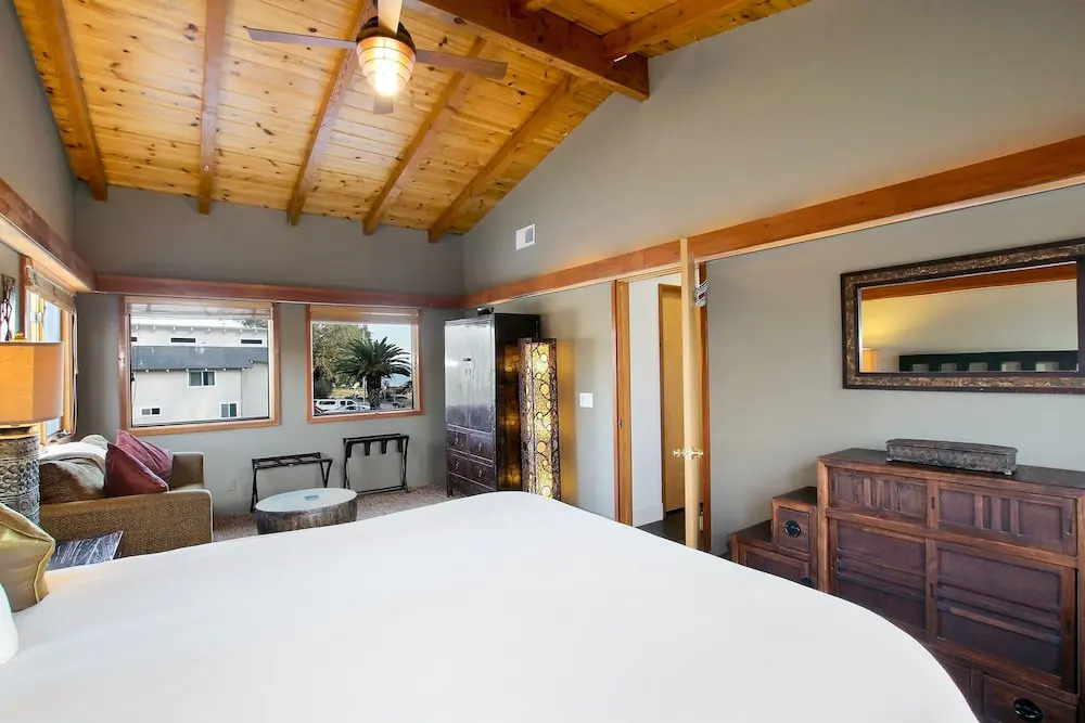 202 Pelton Ave Home