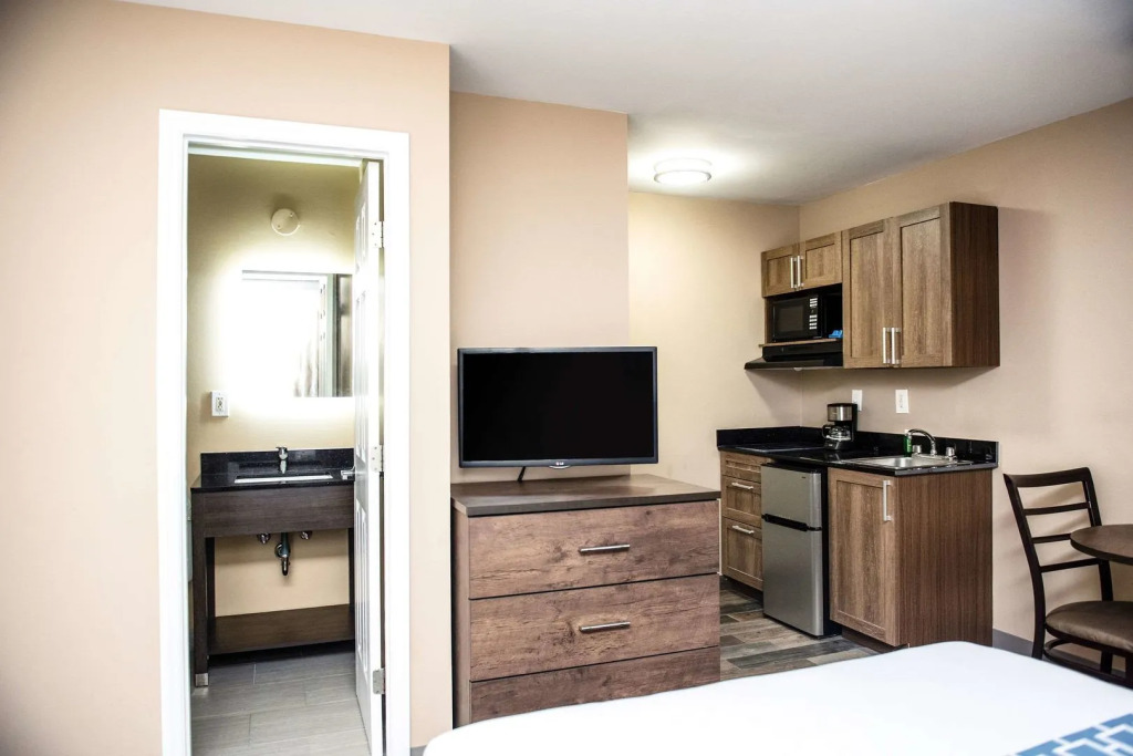 Suburban Extended Stay SE