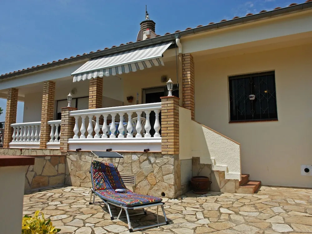 Delightul Holiday Home in St Pere Pescador With Terrace