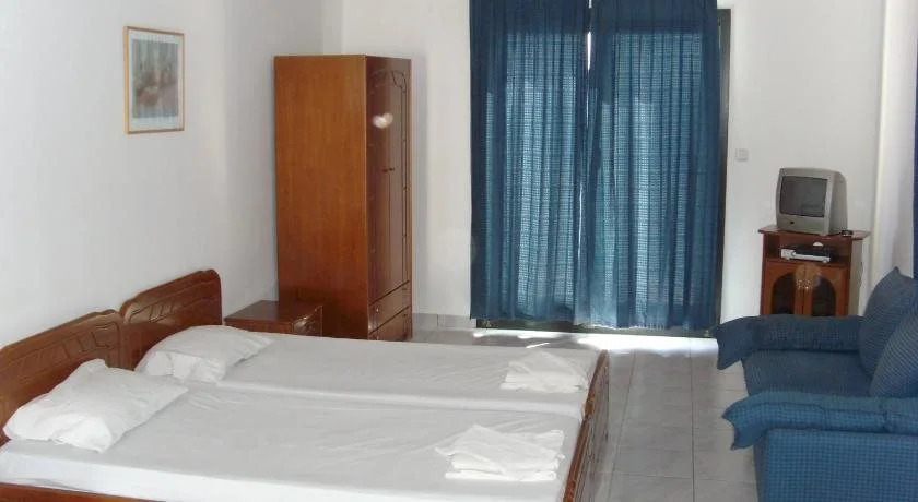 Minos Apartments & Studios
