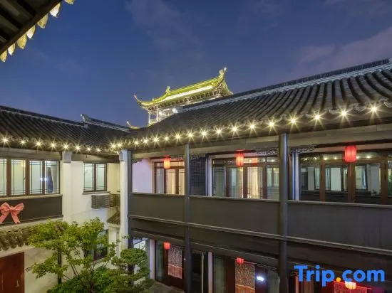 Loulan Courtyard Homestay (Suzhou Pingjiang Road Humble Administrator's Garden)