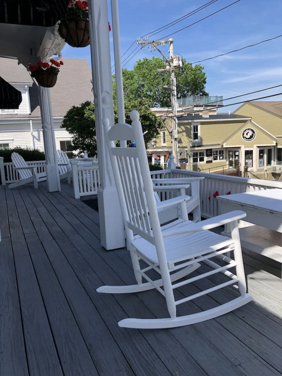 Brasswood Inn