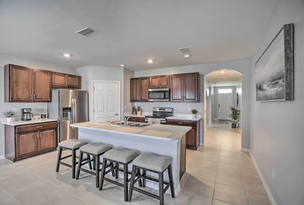 3 Mi to Beach: Cape Coral Home w/ Heated Pool