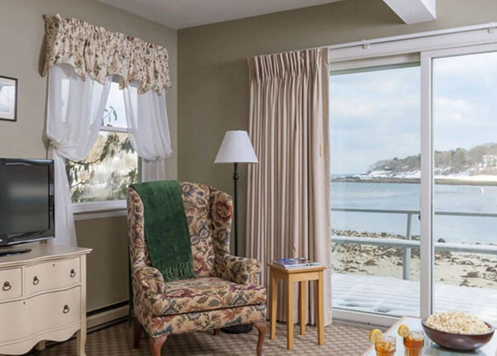 Dockside Guest Quarters