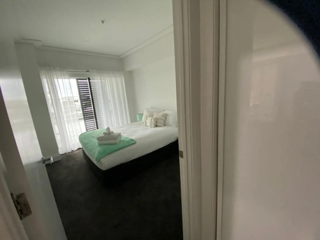 Spacious 2br Ocean Front View - Free Parking