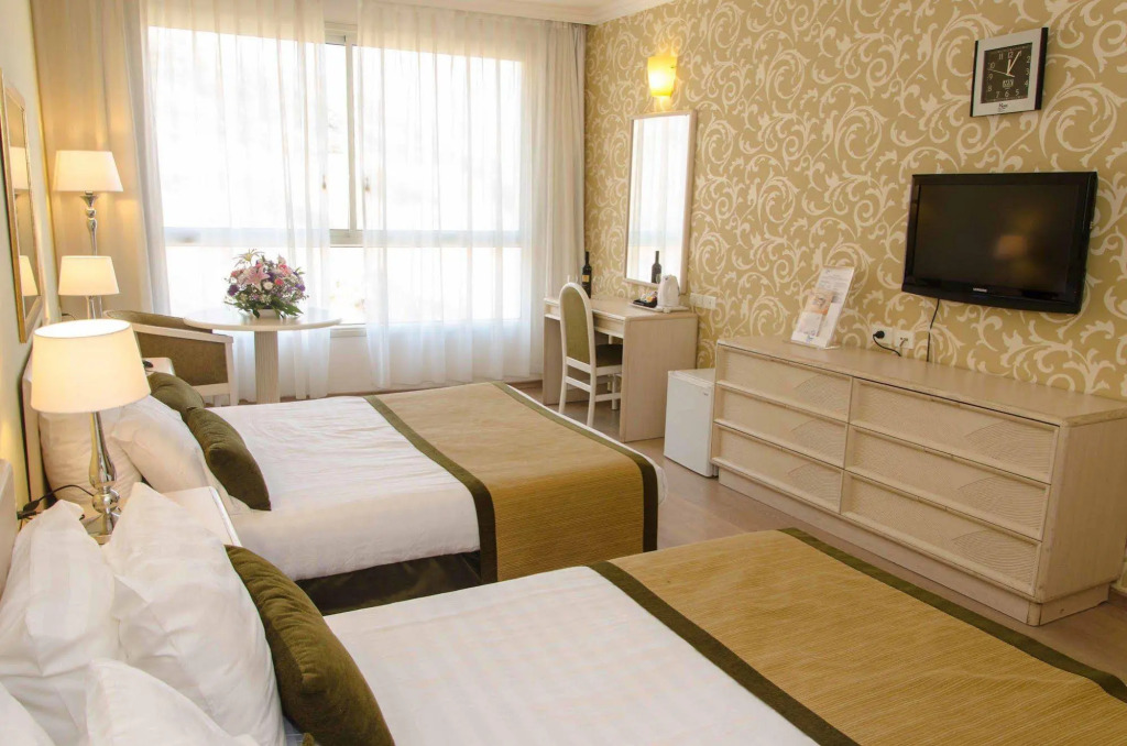 Royal Plaza Hotel