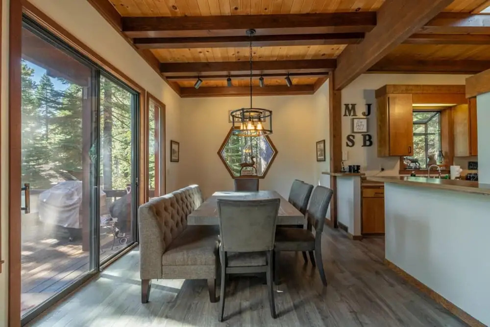 Family Friendly 3 Br/2.5 BA Full Chambers Access!