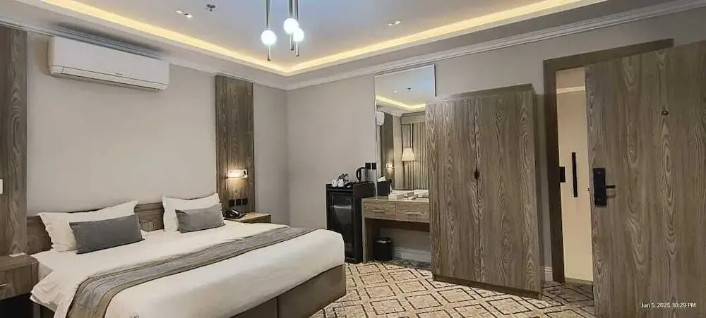 Vatoran Hotel