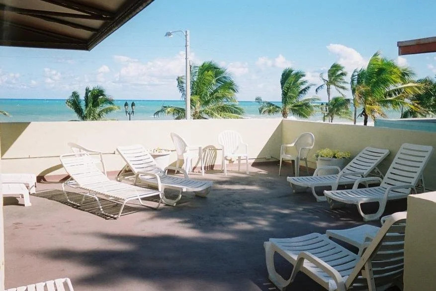 Perroquet Hotel