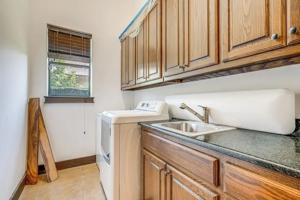 Walk to Boat Launch: Stylish Austin Gem