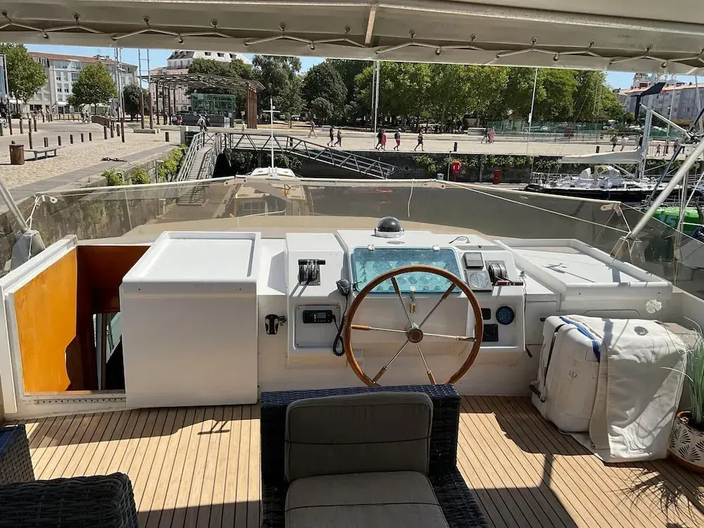 Attractive Yacht With Roof Terrace
