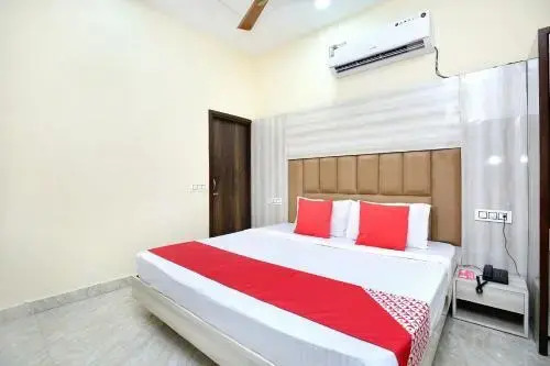 Hotel G R highway by OYO Rooms