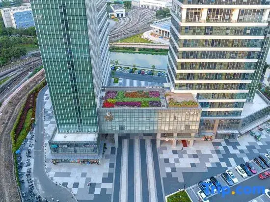 Haisiyue Island Apartment（ Guangzhou Yuzhu Port Sanxi Subway Station Store）