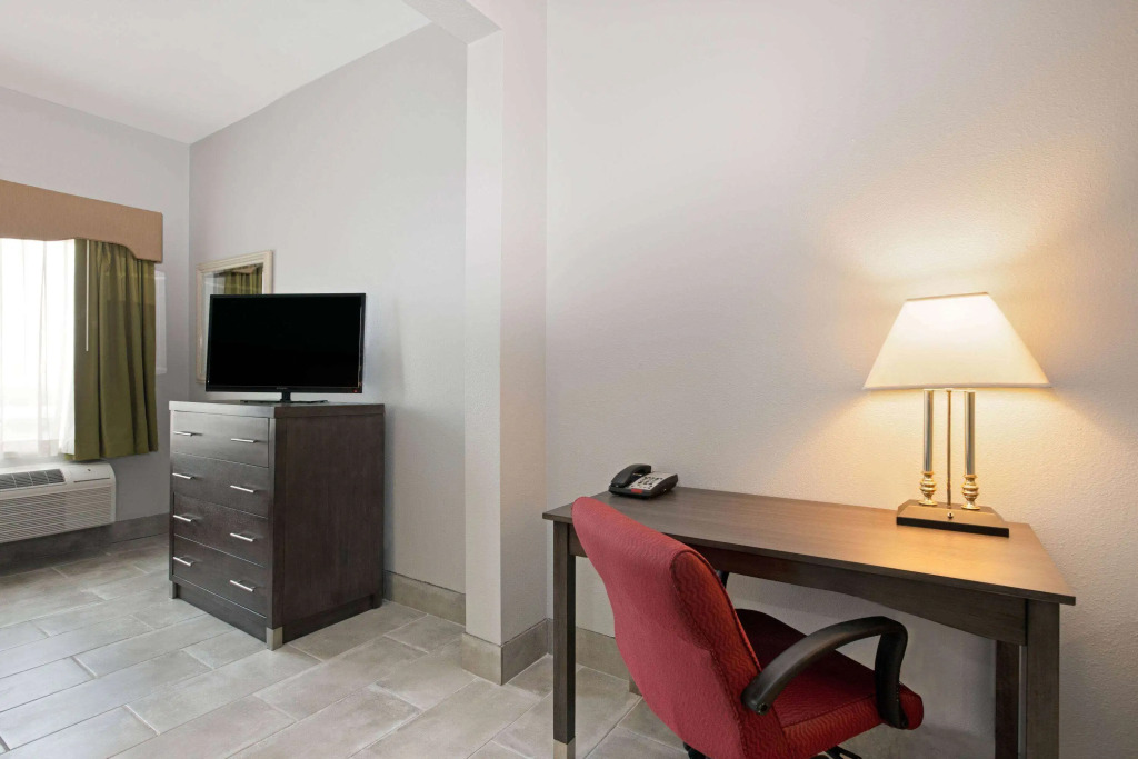 La Quinta by Wyndham Omaha Airport Downtown
