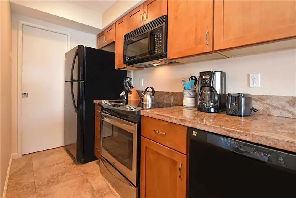 Lokelani #C104 - 1 Br condo by RedAwning