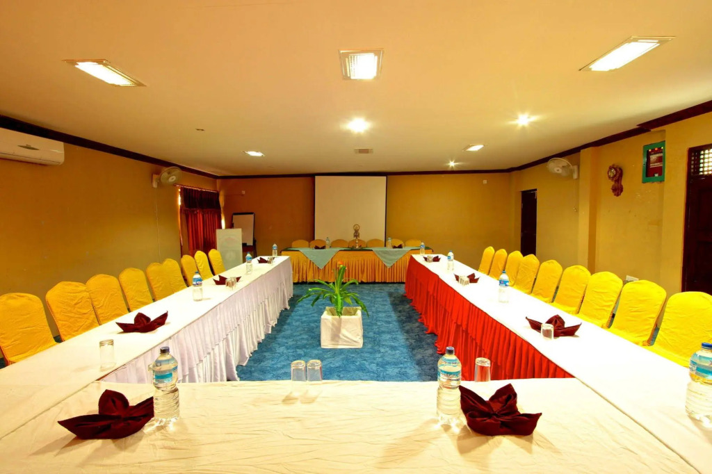 Hotel Pokhara Village & SPA