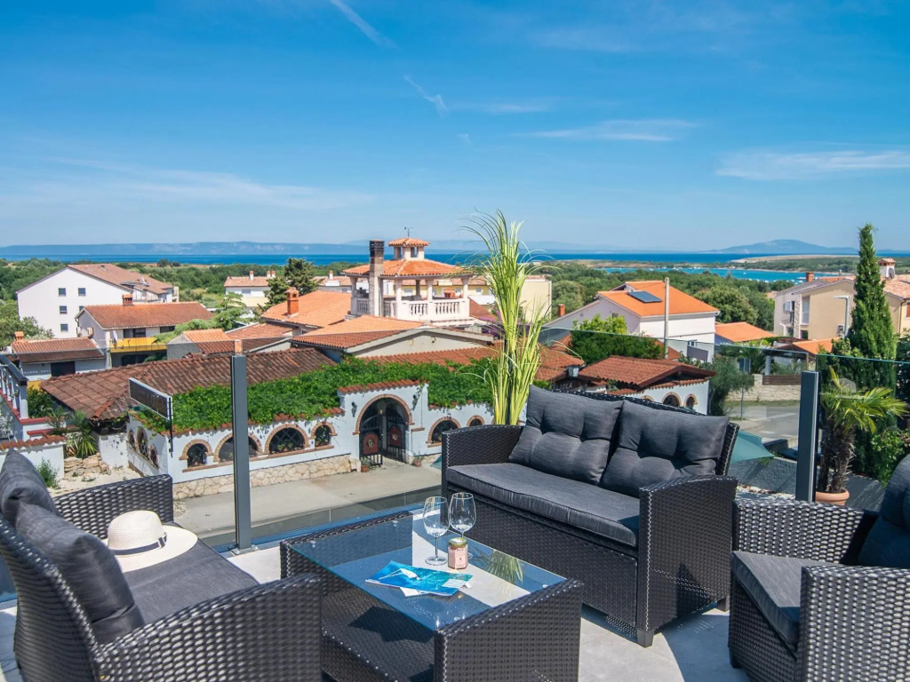 Luxury  villa with private swimming pool and sea view