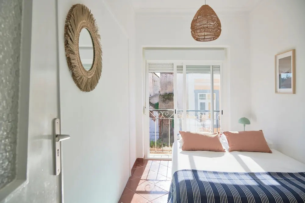 Central & Sunny 2Br Apt Near Beach, By Timecooler