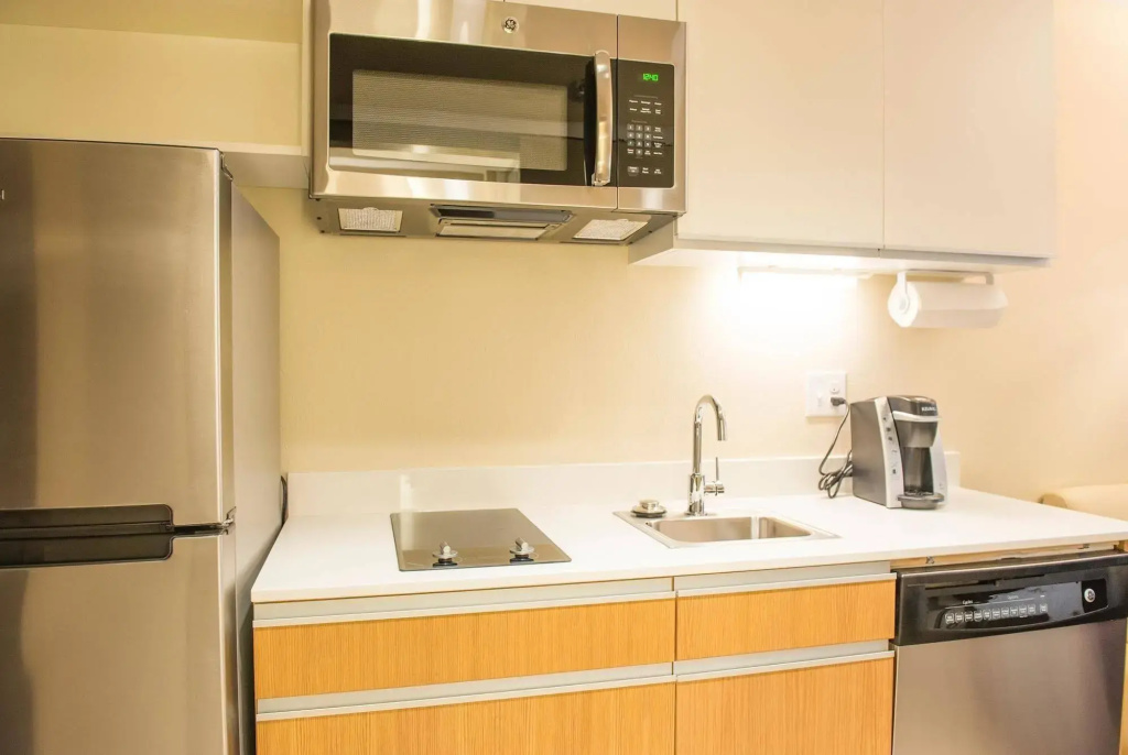 Hawthorn Suites by Wyndham Fargo