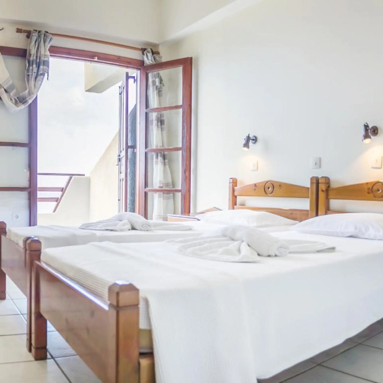 Yiannis Ηotel