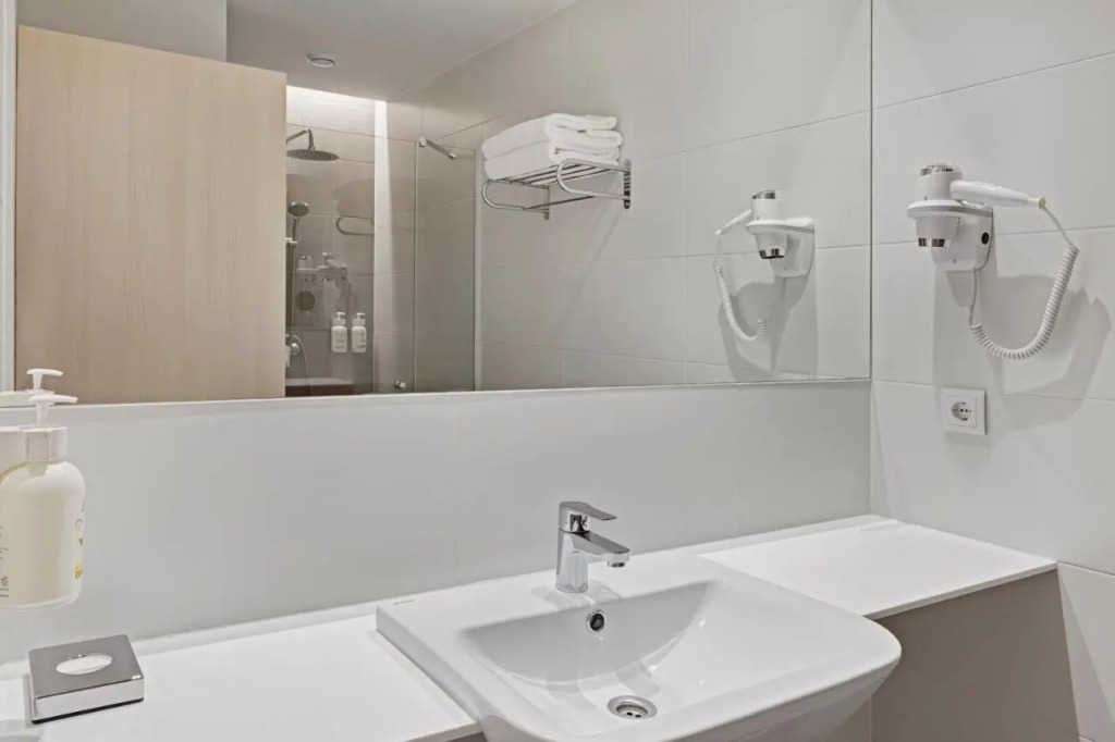 B&B HOTEL Santiago Milladoiro