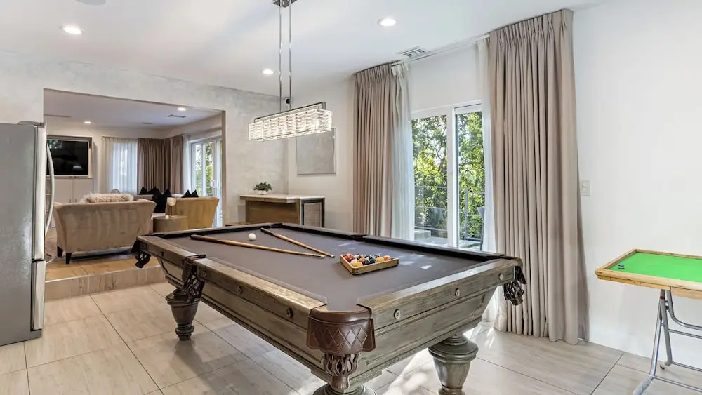 LA Hillside Retreat w/ Pool, Views, Fire Pit & Outdoor Lounging Casa Bellagio by Avantstay