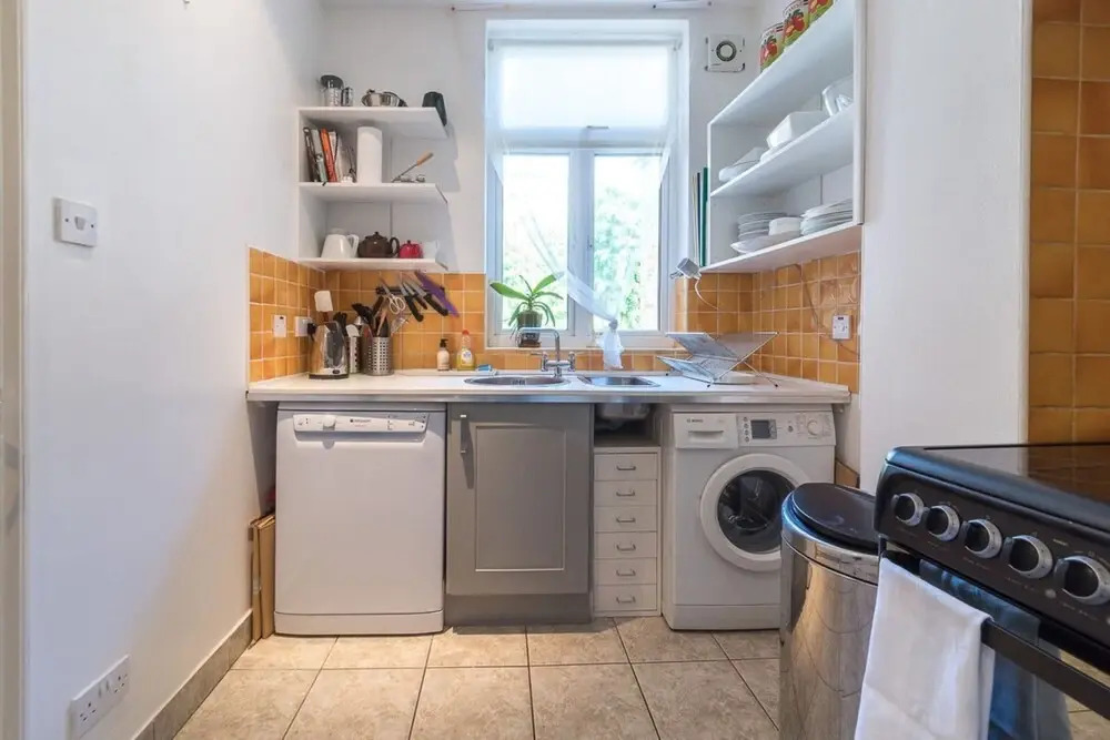 Homely 2 Bedroom Near Shepherd's Bush Tube