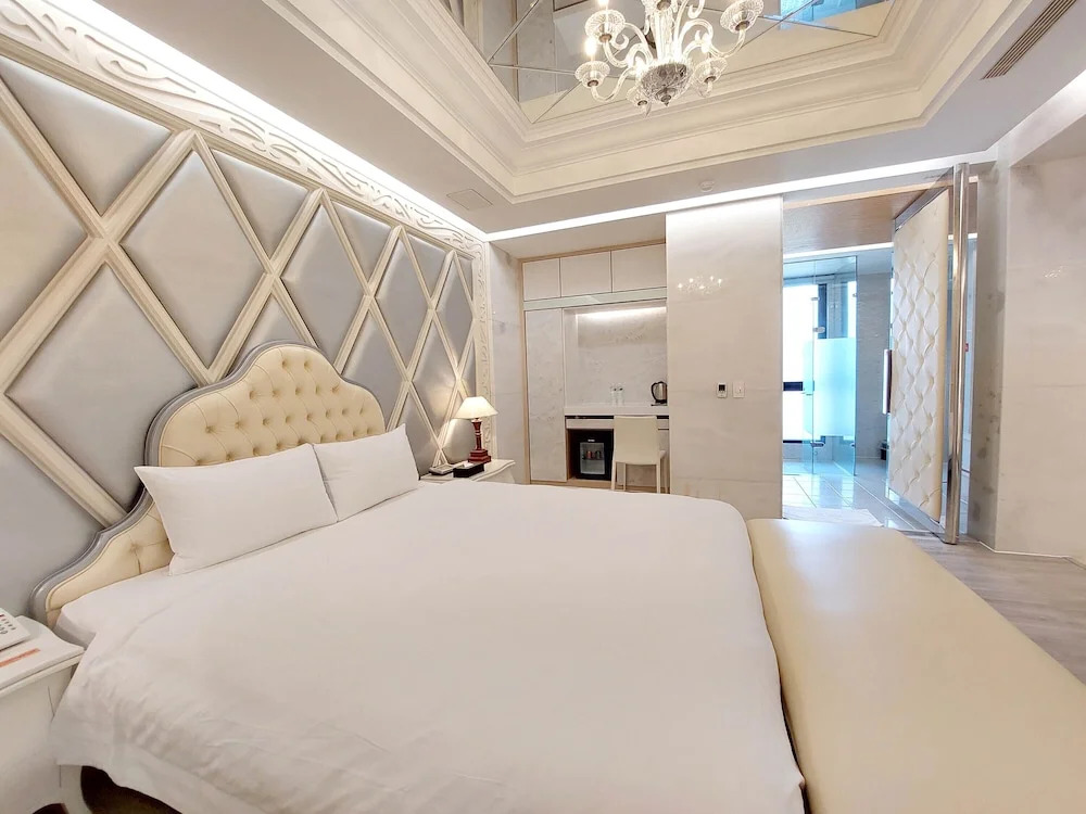 Elysees Motel