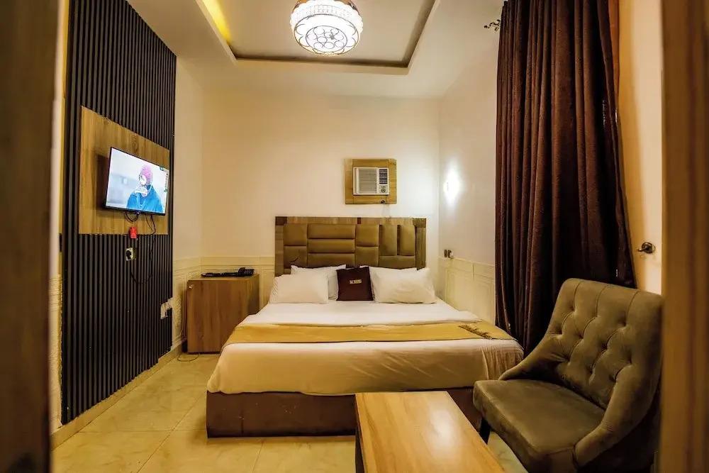 RJ Hotels And Restuarant