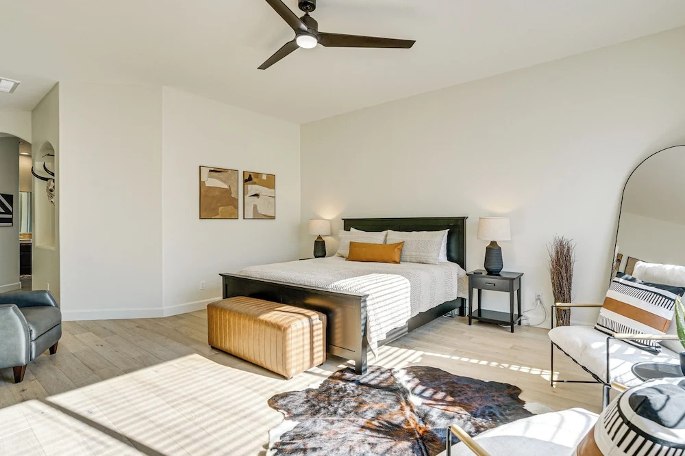 Outdoor Oasis: Spacious Family Escape in Goodyear!
