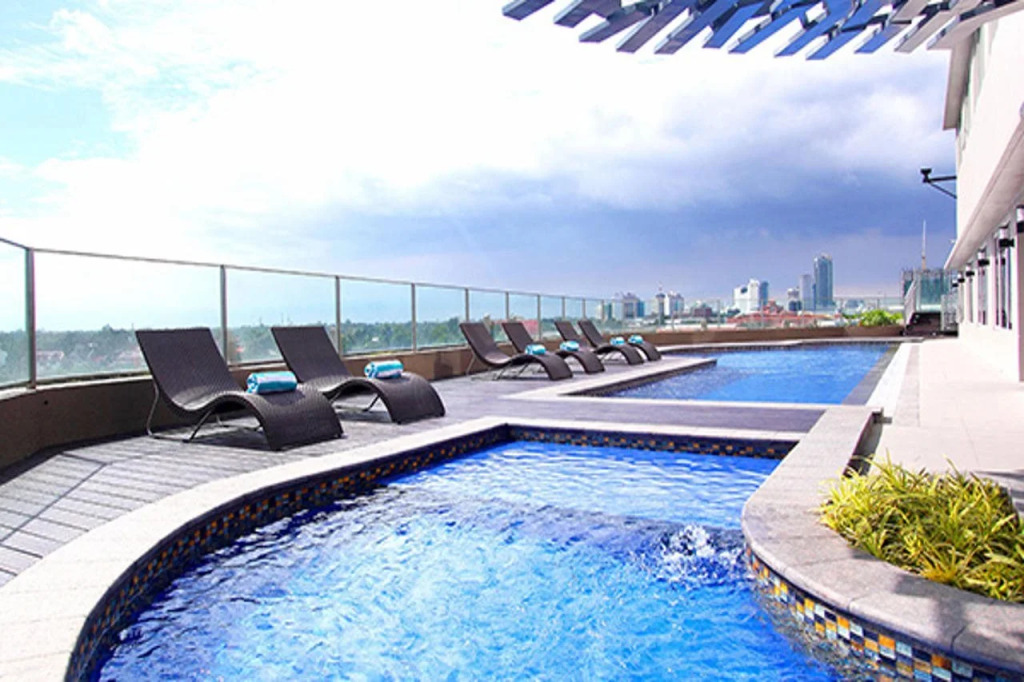 Acacia Hotel Manila
