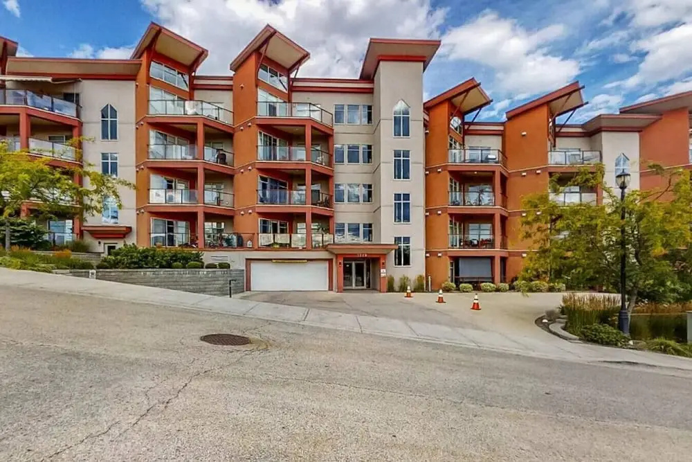 Bright 1 Bdrm at Amenity Rich Resort 102