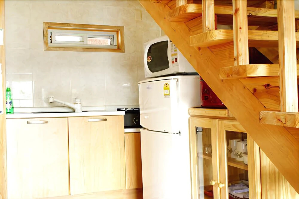 Seogwipo Log House Pension