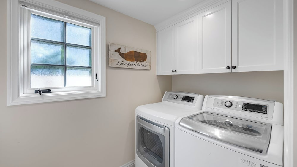 Seventh & Shore Stylish Seal Beach Home w/ Elevator, Fireplace + Bold Design