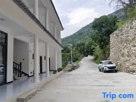 Xiapan Home Homestay (Tiger Leaping Gorge)