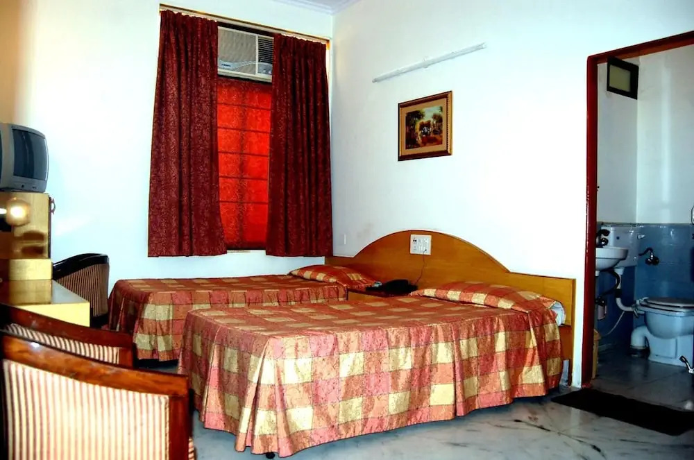 Madhuvan Hotel