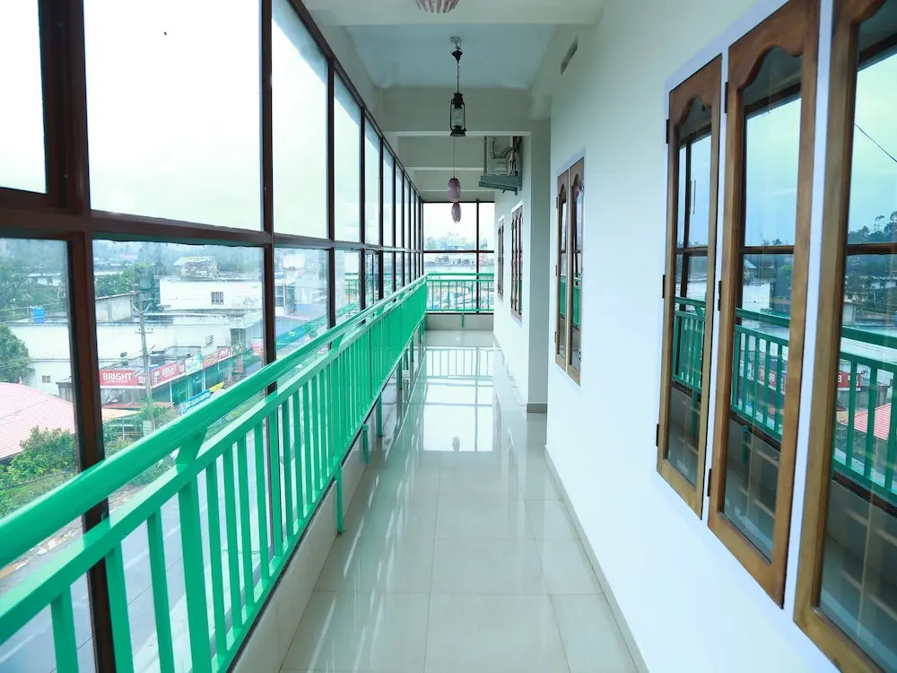 Oyo 15548 Mackal Residency