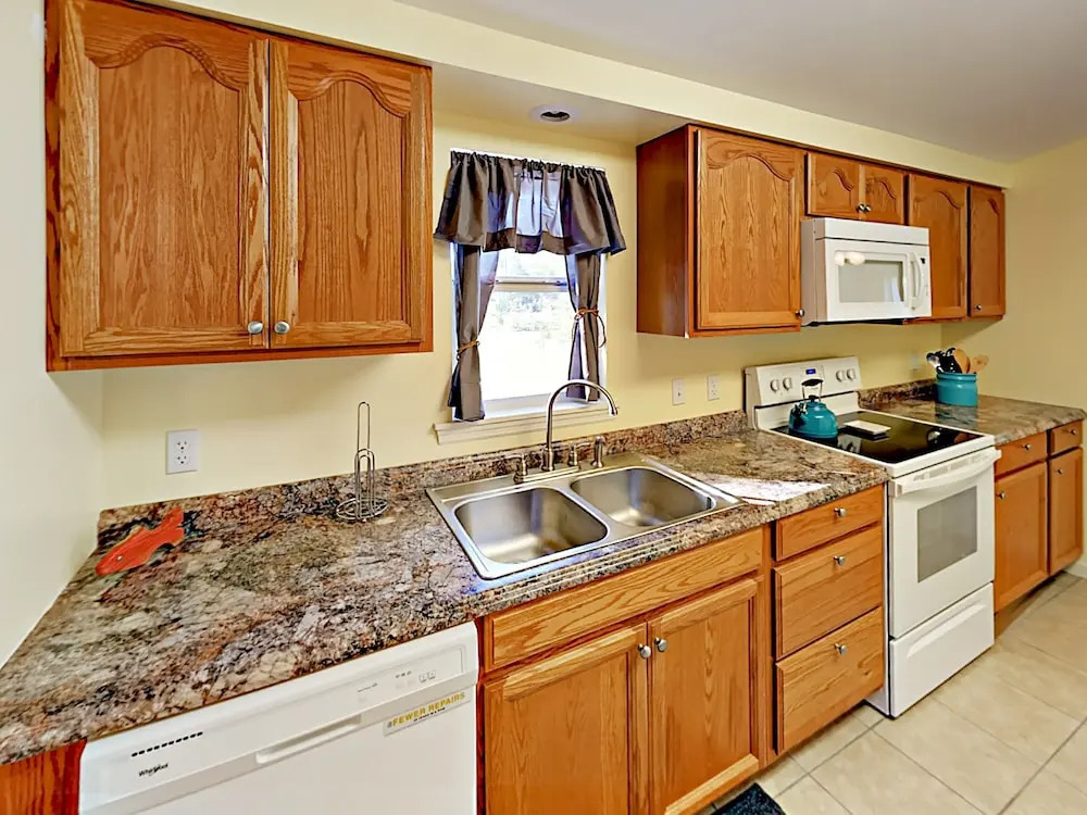 1724 Wharf Rd Home 3 Bedrooms 2 Bathrooms Home